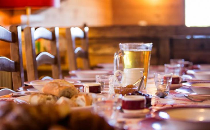 Ski Chalet Vallon Blanc, La Tania, Dining Table